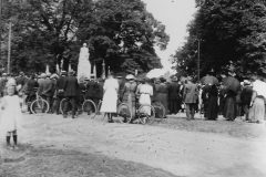 1938_am-Denkmal-3-Gedenkfeier