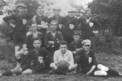 Fussballmannschaft-1921-V3-Quelle-Chronik