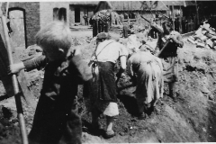 Haus-Mogonski-1944-im-Krieg-4-Bombentreffer