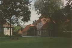 Schulhaus-vom-Lindenberg-aus_Lücke