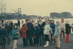 1970-Herbst-Kinder-am-Kanal-5
