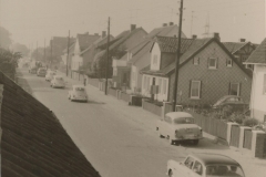 Haupstrasse_mit-verkehr_Lücke